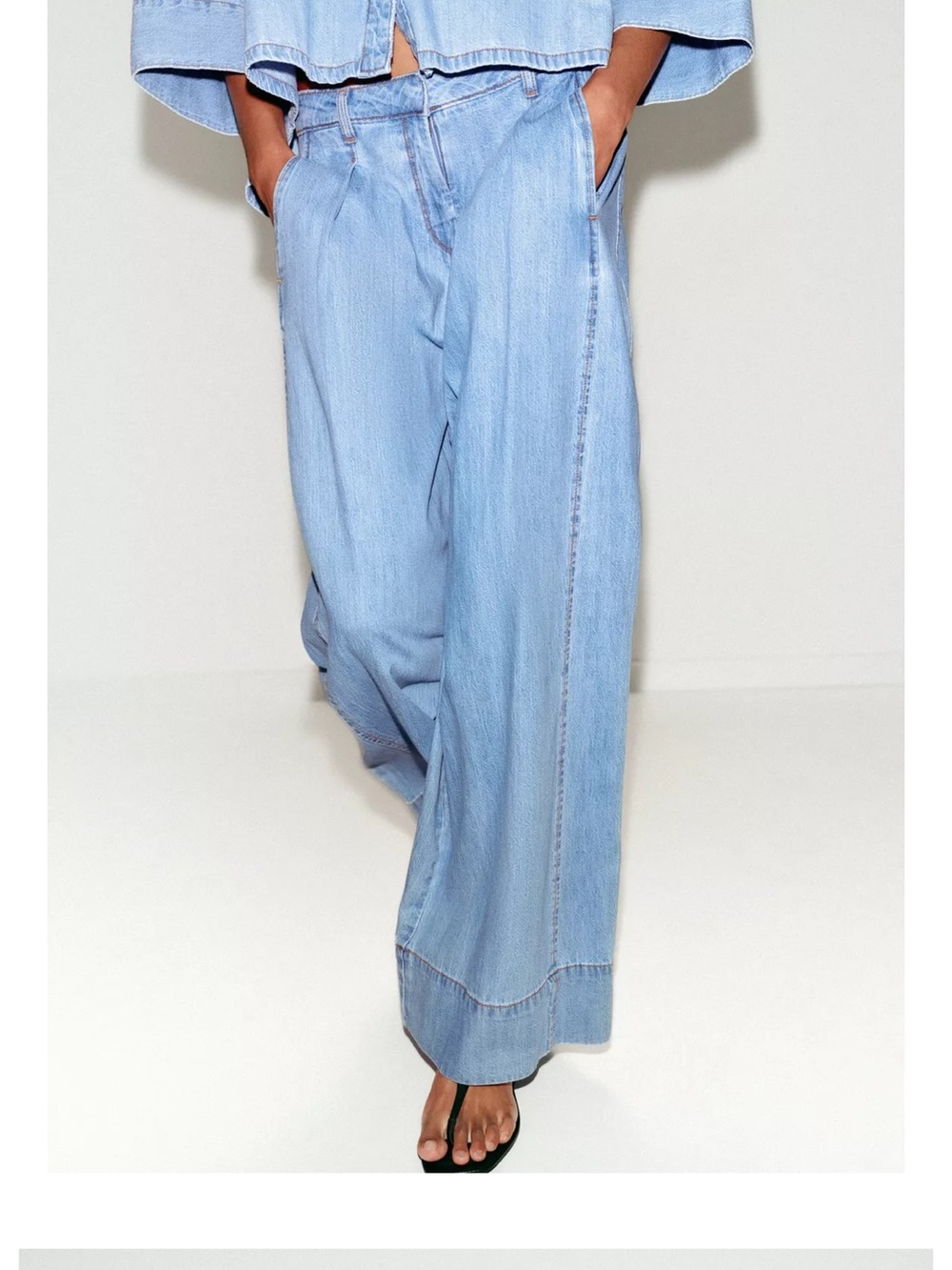 Zara Light Blue Denim Jeans with Contrast Stitching